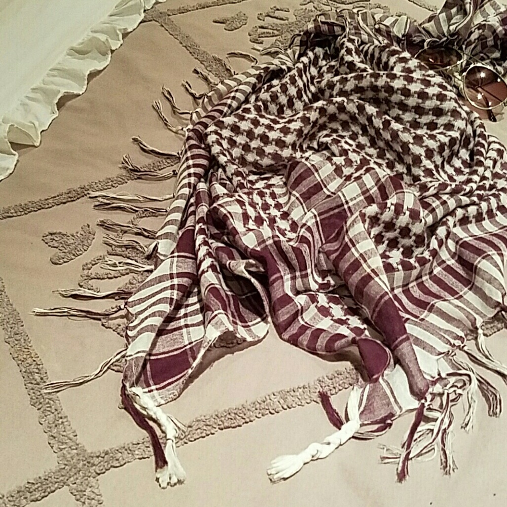 Scarf or Shoulder Cover Fringed - Picture 3 of 5